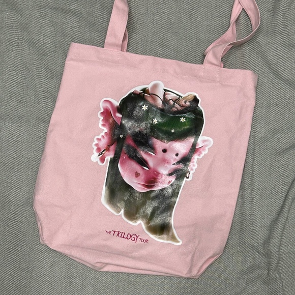Melanie Martinez | VIP Trilogy Tour Bag - Picture 1 of 3